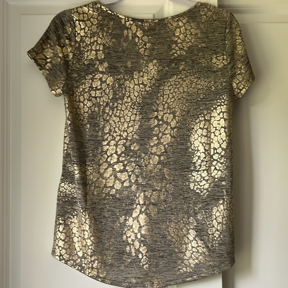 WHBM metallic v-neck tee - Picture 4 of 5